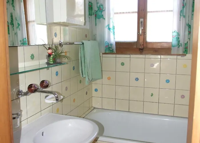 坎德胡斯木屋公寓 * 坎德施泰格